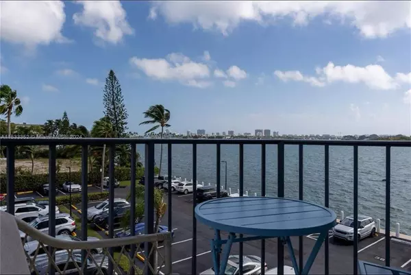 North Miami, FL 33181,11930 N Bayshore Dr. #302