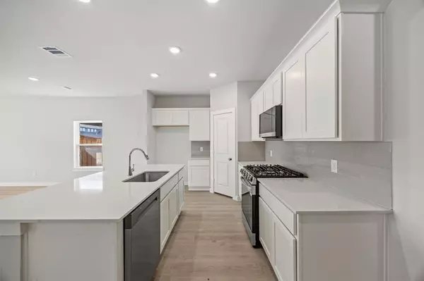 Forney, TX 75126,734 Carson Drive