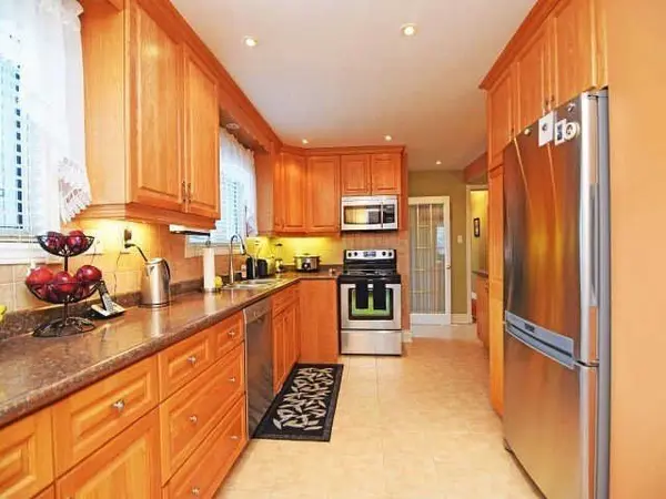 Mississauga, ON L4X 1K9,1602 Coram CRES #Main