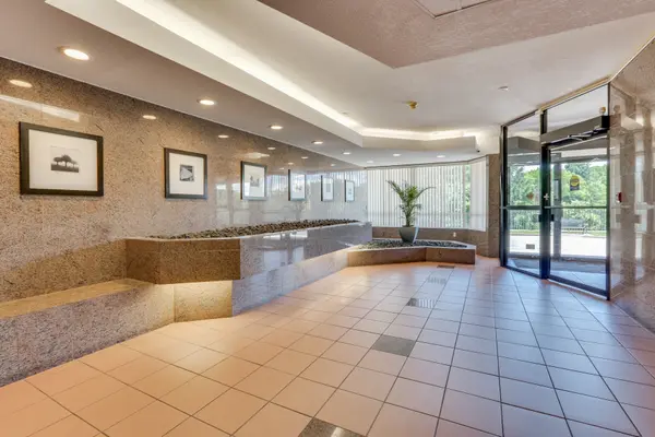 521 Riverside DR #105, London North, ON N6H 5E2