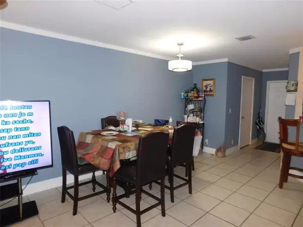 Deerfield Beach, FL 33442,1106 SW 44th Way