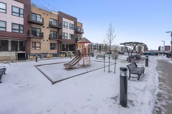 Kitchener, ON N2E 0J3,10 Palace ST #D3