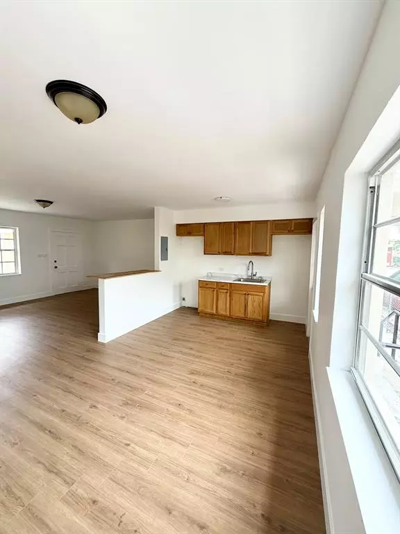 Miami, FL 33135,1880 SW 5TH ST