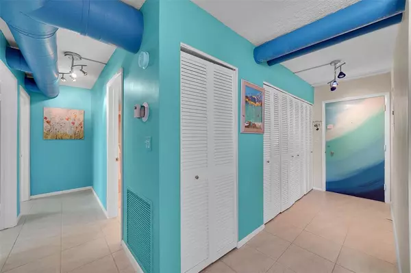 Hollywood, FL 33019,1401 S OCEAN DR #402