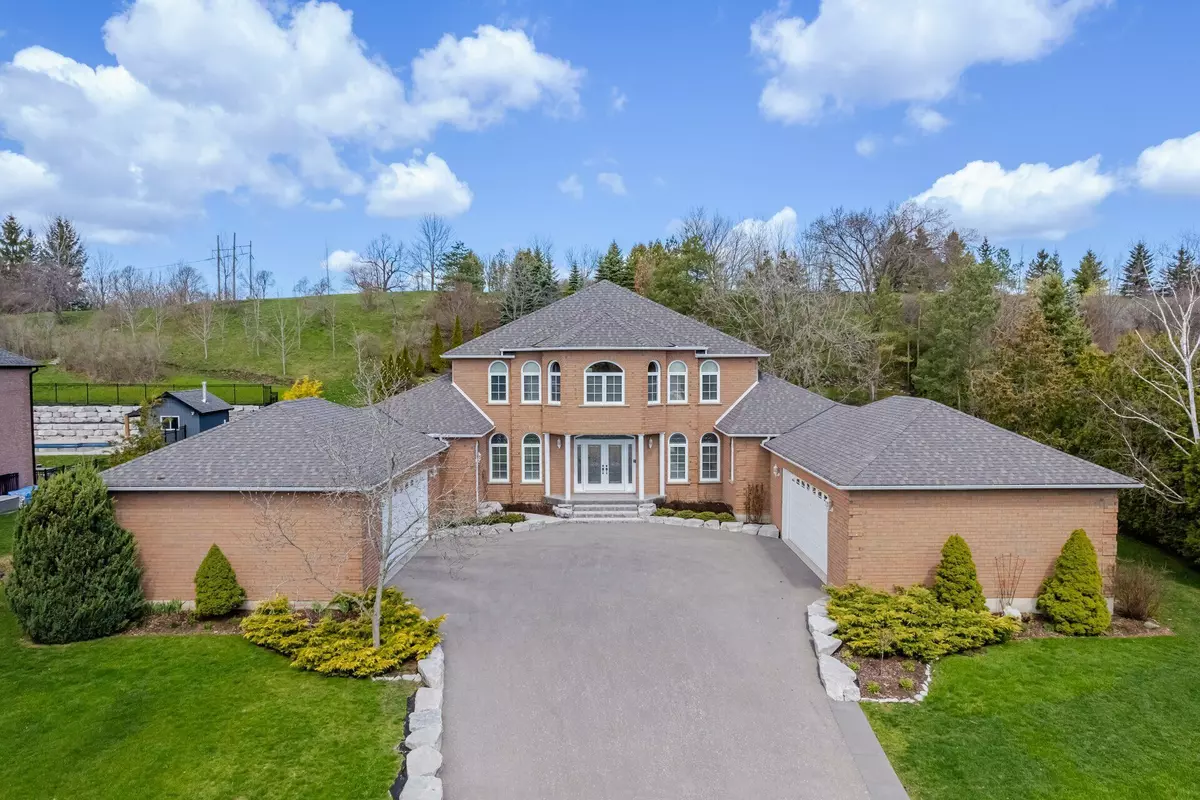 Clarington, ON L1E 1Z5,6 Lord Duncan CT