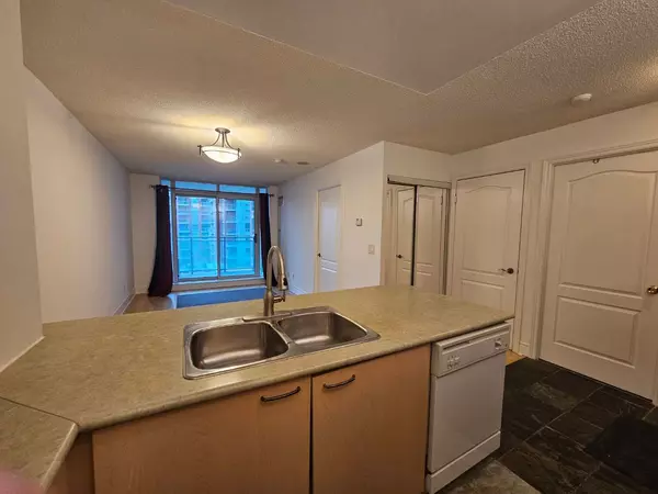 Markham, ON L3T 7Y6,62 Suncrest BLVD #625