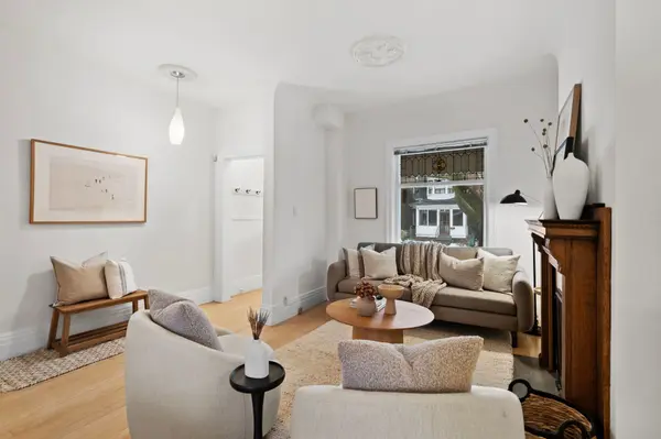 Toronto W01, ON M6R 1R1,49 Grenadier RD