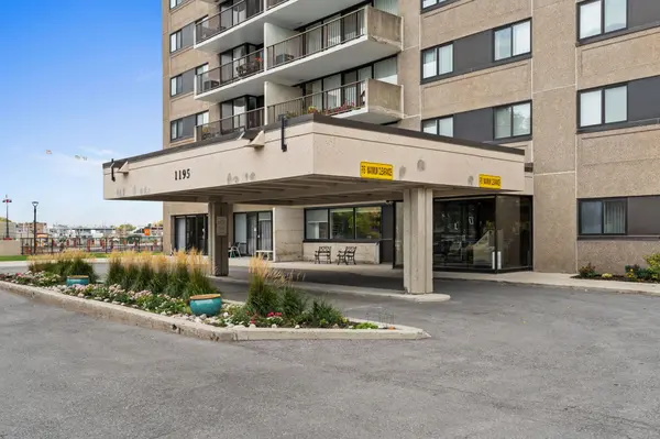 Woodroffe, ON K2B 8E4,1195 Richmond RD #1007