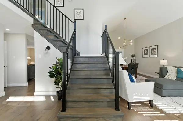 Haldimand, ON N3W 2L1,2 Caledonia AVE