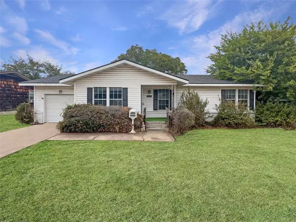 5305 Ira Street,  Haltom City,  TX 76117