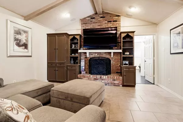 Farmers Branch, TX 75244,4005 Kerr Circle