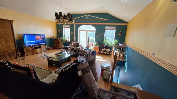 2615 Shore Pkwy, Brooklyn, NY 11223