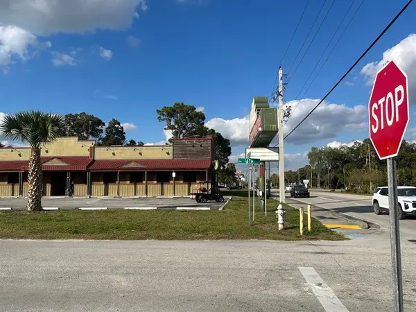 Okeechobee, FL 34974,102 SW 14th St