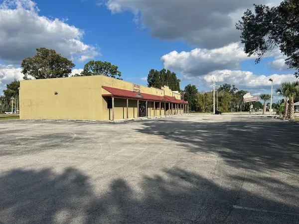 Okeechobee, FL 34974,102 SW 14th St