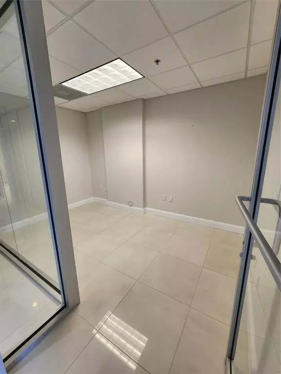 Pembroke Pines, FL 33029,18501 Pines Blvd #106