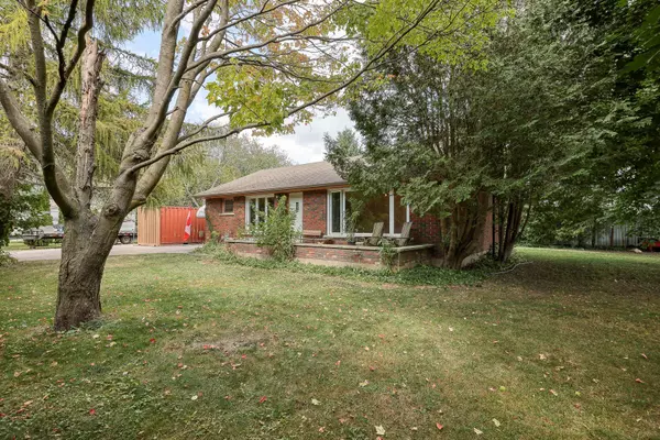 South-west Oxford, ON N0J 1N0,15 Peggy AVE