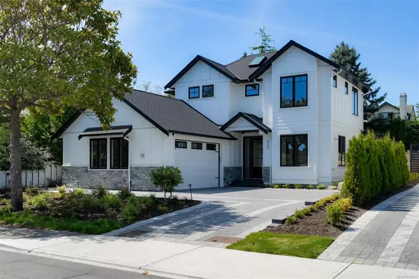 Oak Bay, BC V8S 4T9,650 Monterey Ave