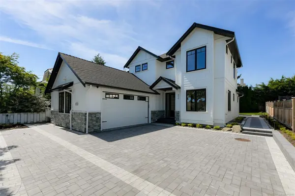 Oak Bay, BC V8S 4T9,650 Monterey Ave