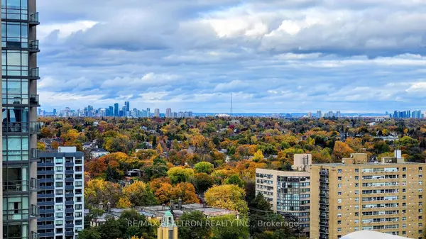 Toronto C02, ON M6G 2N2,21 Vaughan RD #907