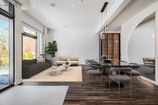 Toronto C03, ON M5P 2L1,5 Braemar AVE