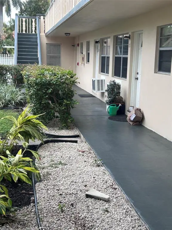 Lake Worth Beach, FL 33460,801 S Federal Hwy #103