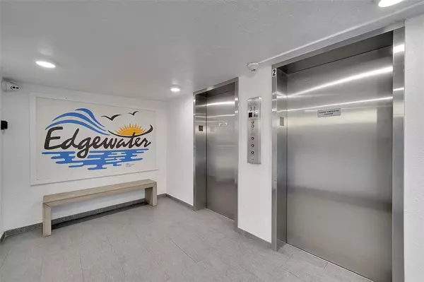 Hollywood, FL 33019,400 N SURF RD #703