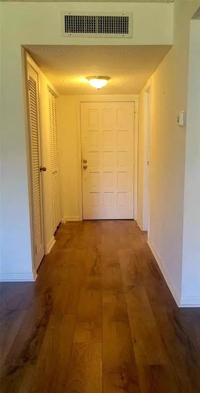 Lauderhill, FL 33319,6260 S Falls Circle Dr #206