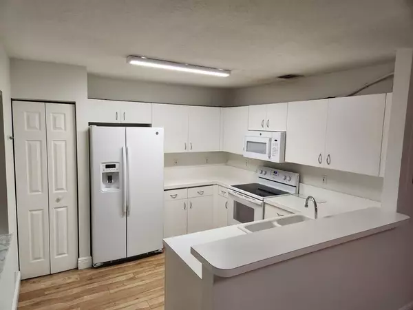 Deerfield Beach, FL 33442,1137 SW 44 WY #1137