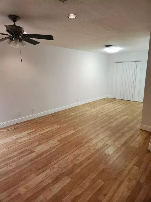 Deerfield Beach, FL 33442,1137 SW 44 WY #1137