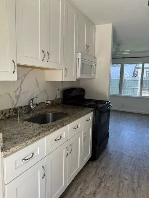 Fort Lauderdale, FL 33315,516 SW 15th St