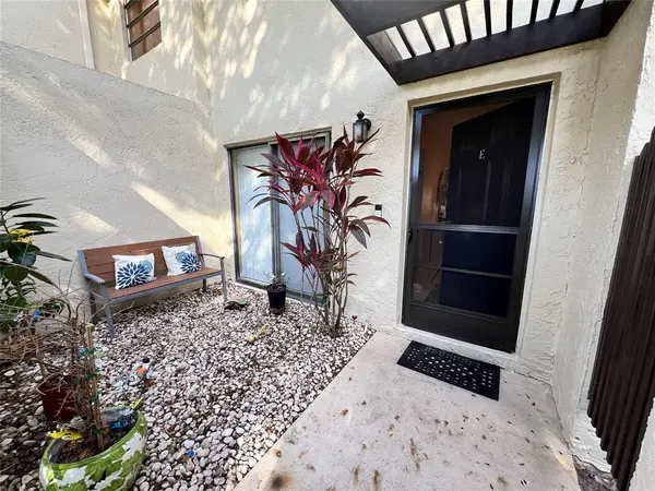 Boca Raton, FL 33433,8460 Casa Del Lago #E