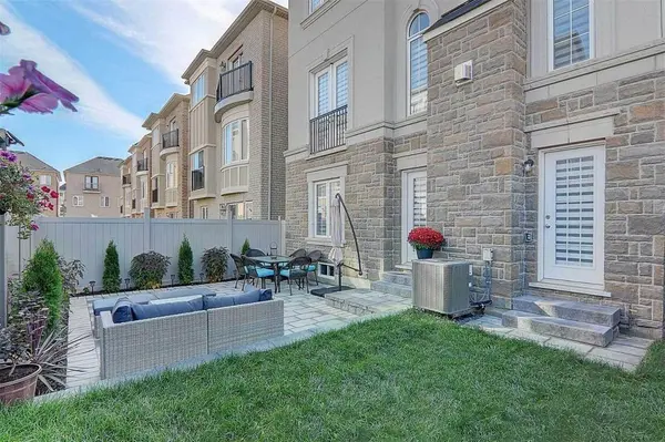 Richmond Hill, ON L4C 7V8,280 Oxford ST #Main