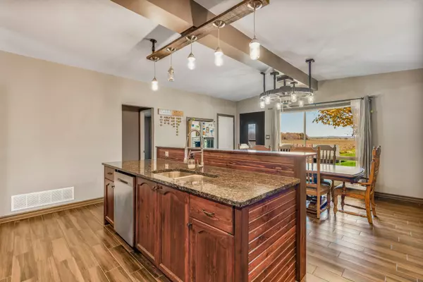 Alfred And Plantagenet, ON K0B 1A0,4866 County Road 17 RD