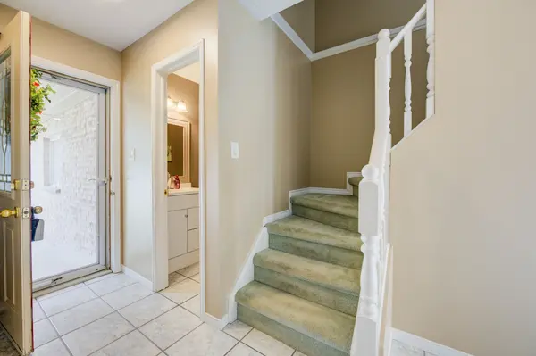 Cambridge, ON N3C 3W8,254 Scott RD