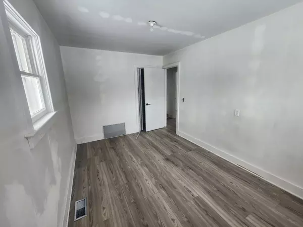 Fort Erie, ON L2A 3M3,17 Goderich ST