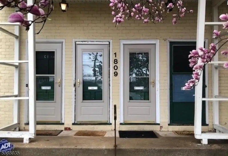 Roselle Boro, NJ 07203,1809 North Wood Ave #D1