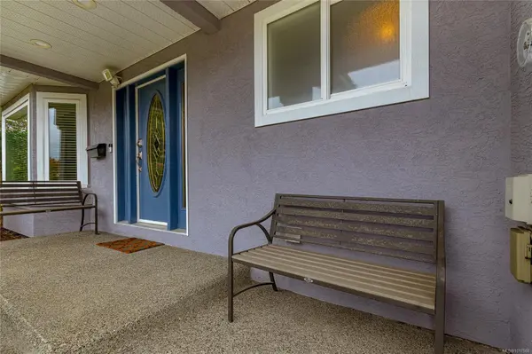 Saanich, BC V8P 5T1,1405 Anna Clare Pl