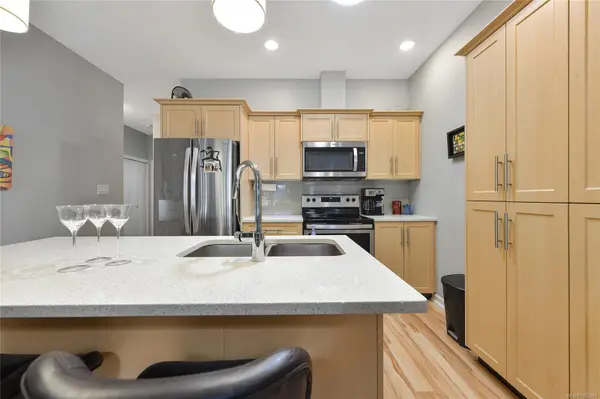 Sooke, BC V9Z 0Y4,6308 SHAMBROOK Dr