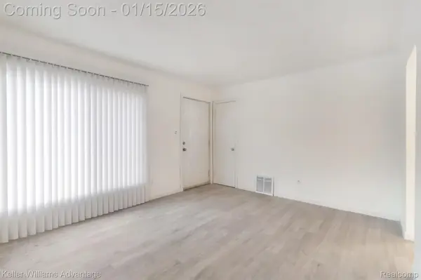 Detroit, MI 48219,19500 Lahser RD