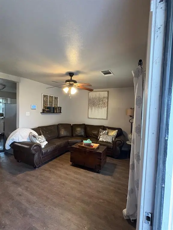 712 SW SUNNYBROOK Drive, Burleson, TX 76028