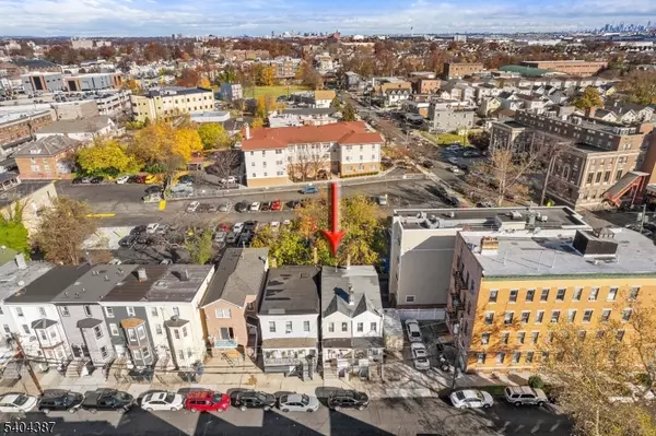 Elizabeth City, NJ 07201,1111 12Hampton Pl