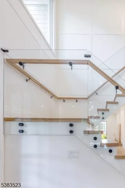 Millburn Twp., NJ 07078,12 Coniston Rd