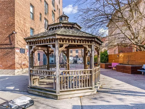 Brooklyn, NY 11235,2800 Coyle ST #504