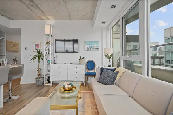 Toronto E01, ON M4M 2A5,25 Baseball PL #1301