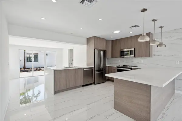 Wilton Manors, FL 33305,2201-1 NE 9th Ave #1