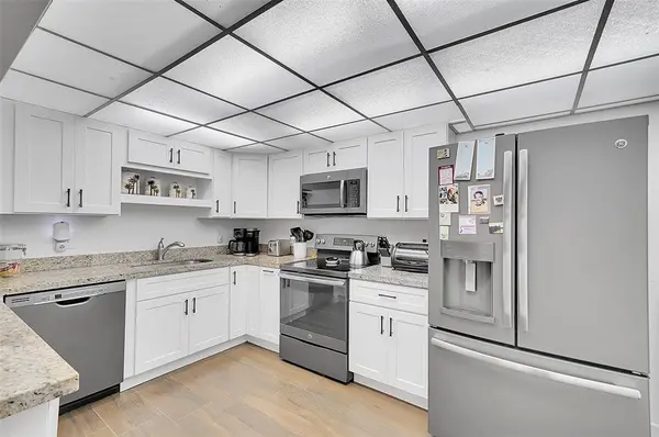 Davie, FL 33328,2774 S University Dr #10A