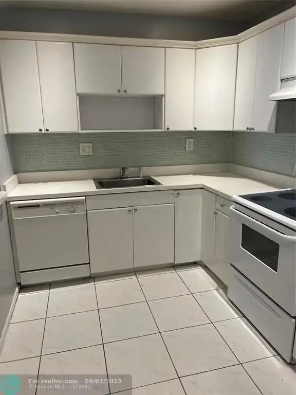 4131 NW 88th Ave #206, Coral Springs, FL 33065