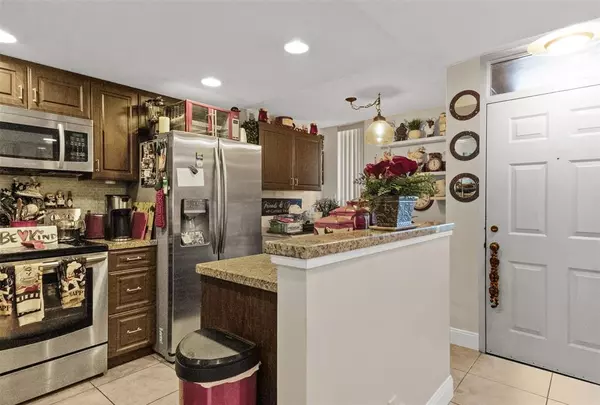 Pompano Beach, FL 33063,5717 Coral Lake Dr #205