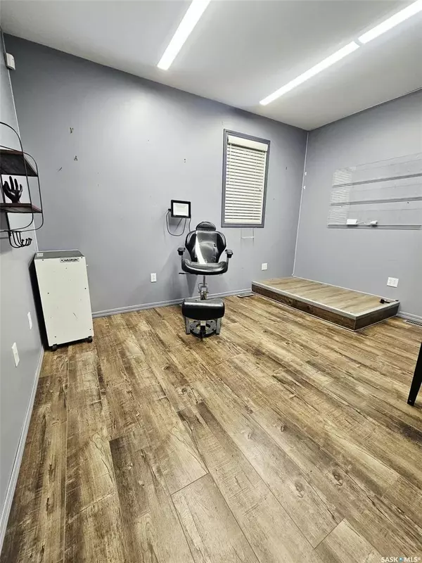 Esterhazy, SK S0A 0X0,507 Main STREET #1