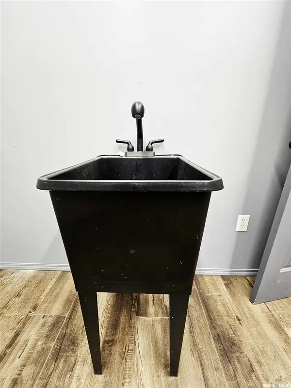 Esterhazy, SK S0A 0X0,507 Main STREET #1